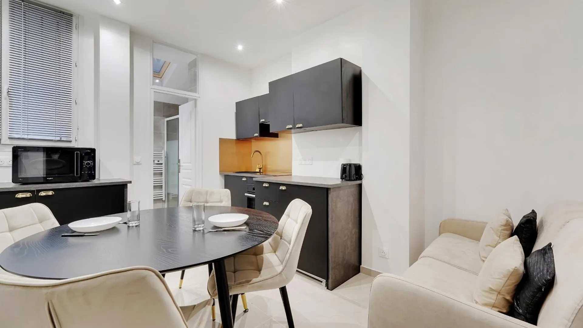 Apartment Comfortable Marx Dormoy Paris