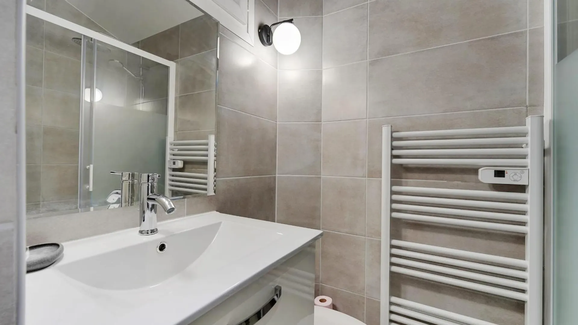 Comfortable Marx Dormoy Apartment *